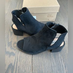 Steve Madden Kids Black Sandal - Girls Size 3